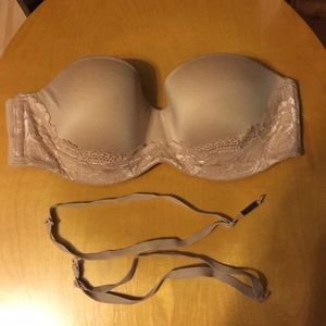 Body by Victoria’s Secret lined strapless bra
